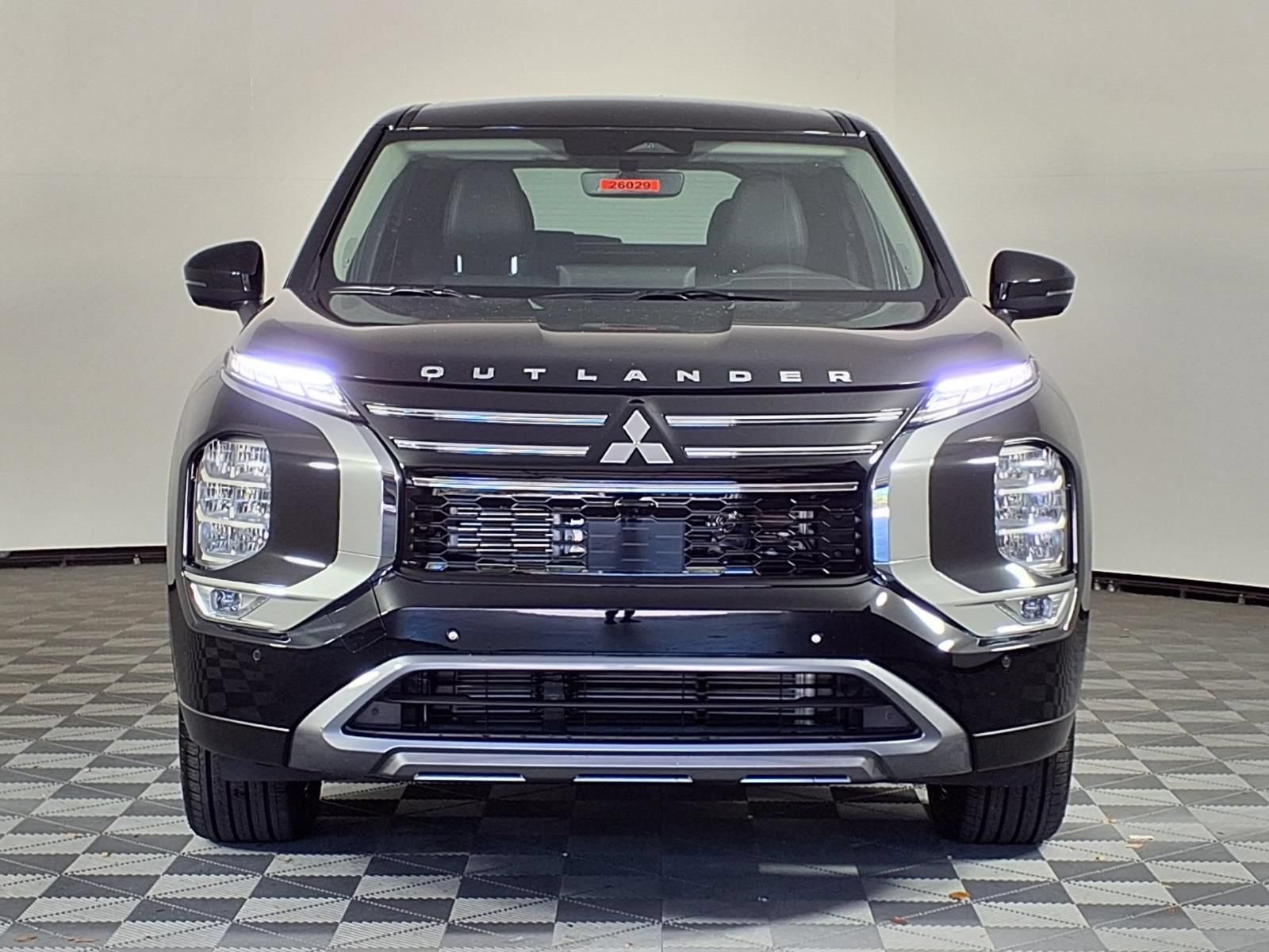 New 2026 Mitsubishi Outlander SE FWD image 2