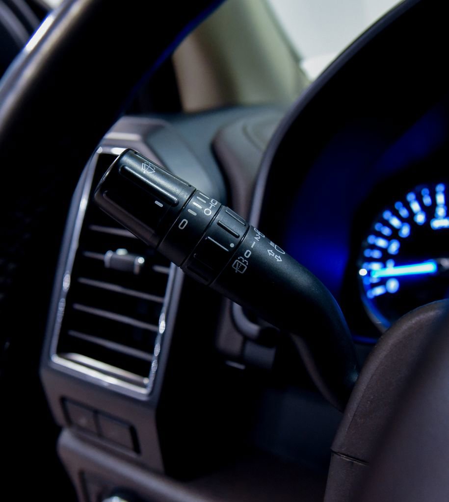 Used 2020 Ford Expedition Limited image 30