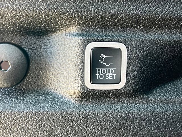 Used 2024 Jeep Grand Cherokee L Limited w/ Luxury Tech Group II image 45