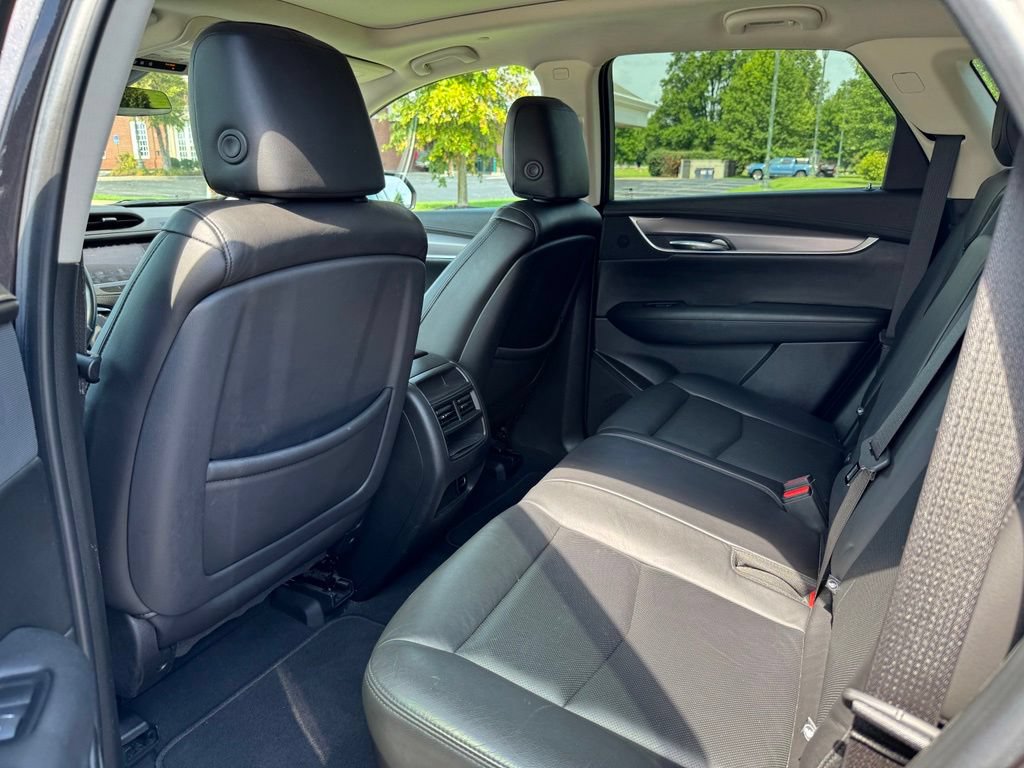 Used 2018 Cadillac XT5 Luxury w/ Driver Awareness Package FWD image 13
