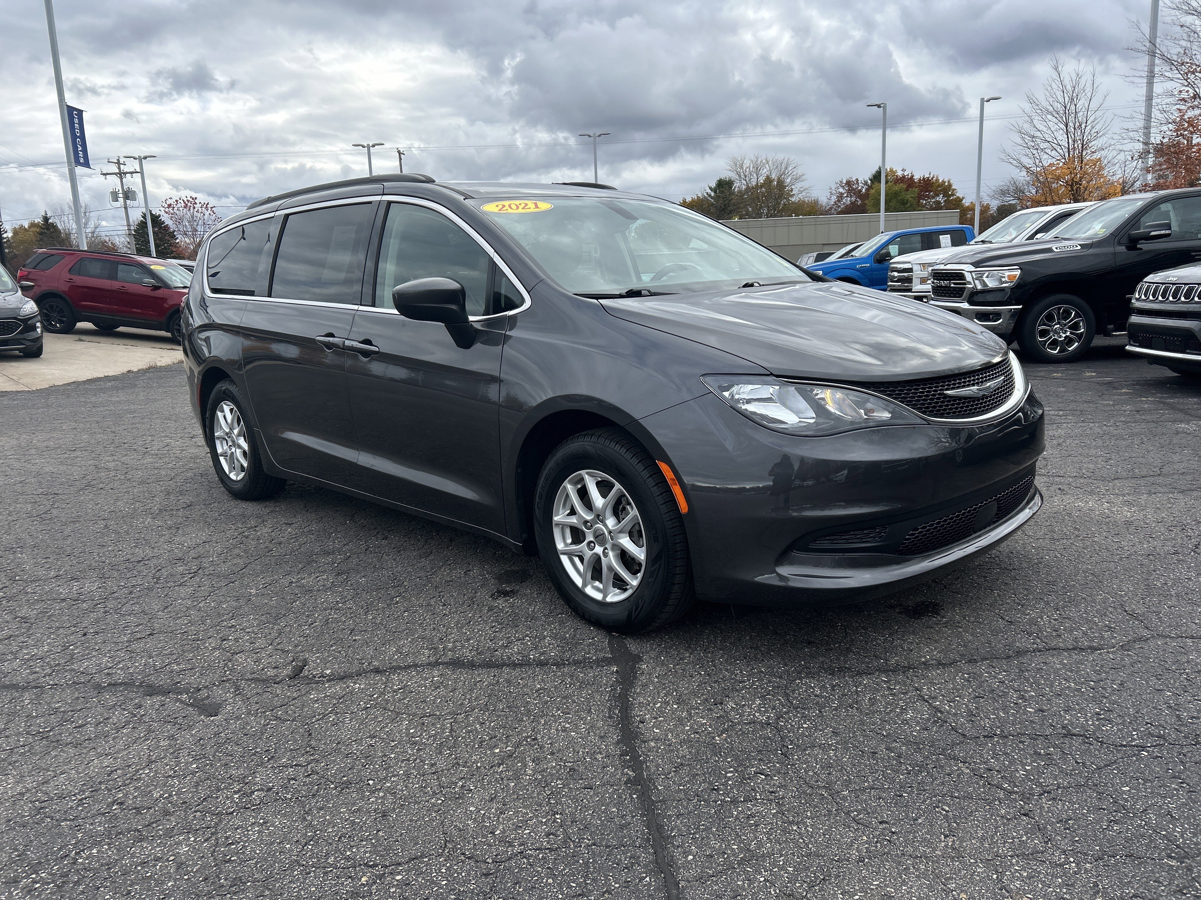 Used 2021 Chrysler Voyager Lxi