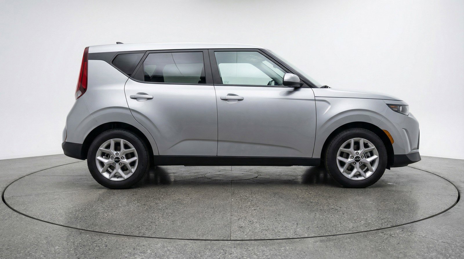 Used 2025 Kia Soul LX w/ LX Technology Package image 11