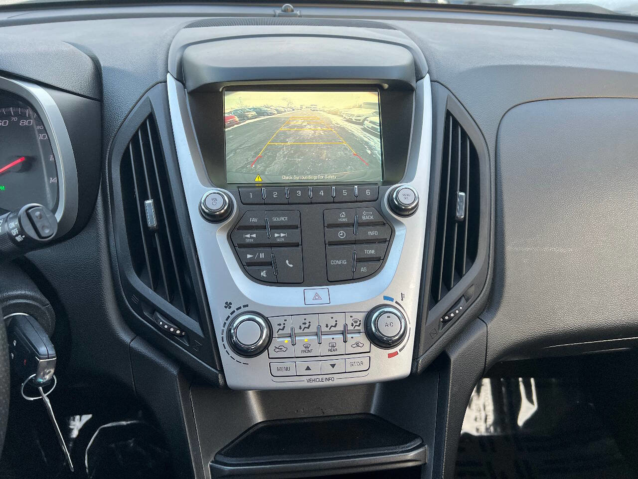 Used 2016 Chevrolet Equinox LT image 32