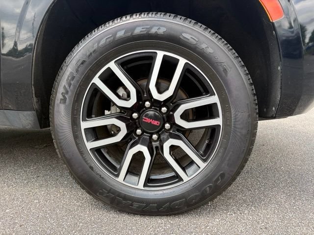 Used 2021 GMC Yukon AT4 w/ Rear Media and Nav Package AWD/4WD image 18