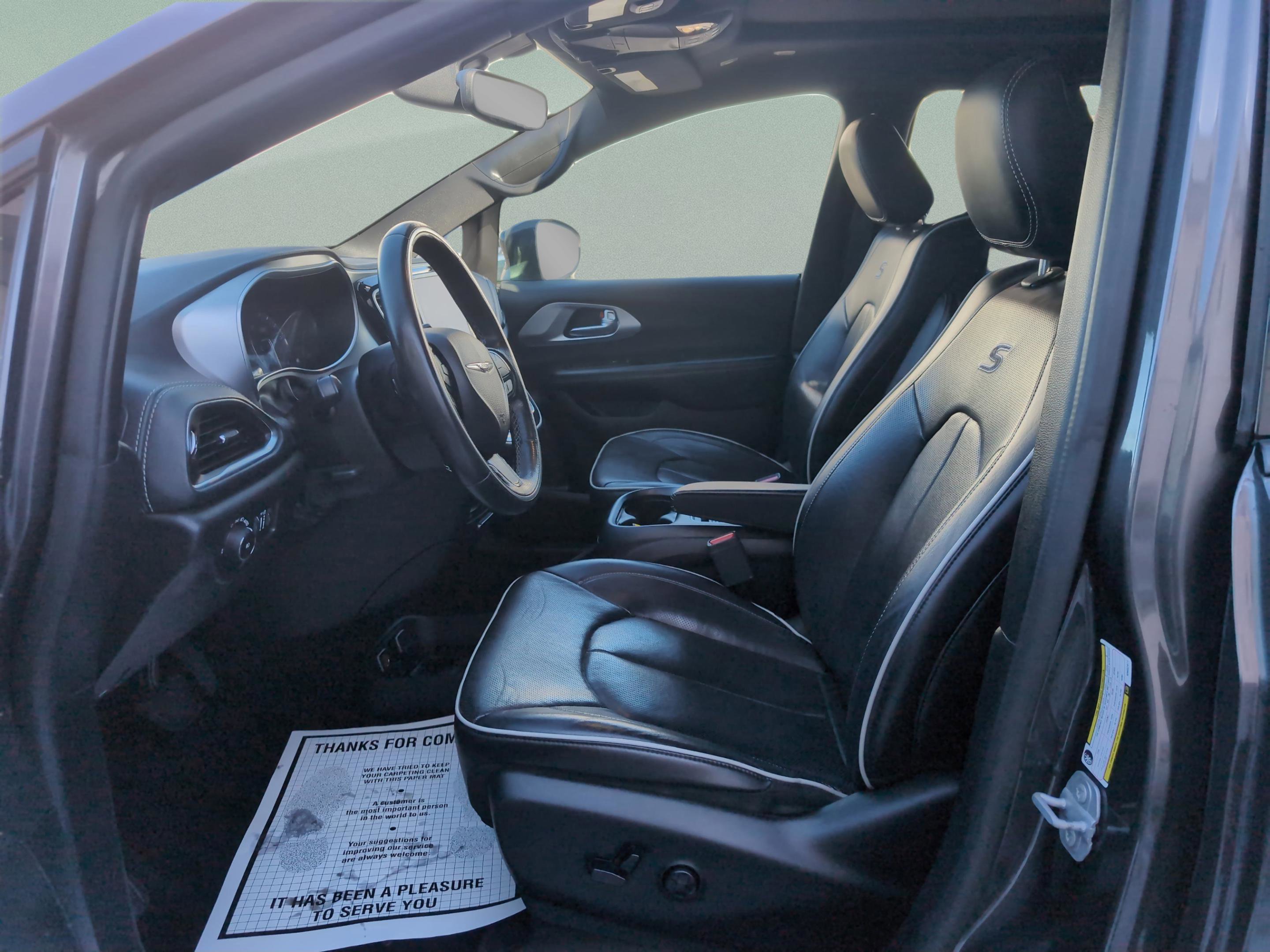 Used 2019 Chrysler Pacifica Limited w/ S Appearance Package image 17