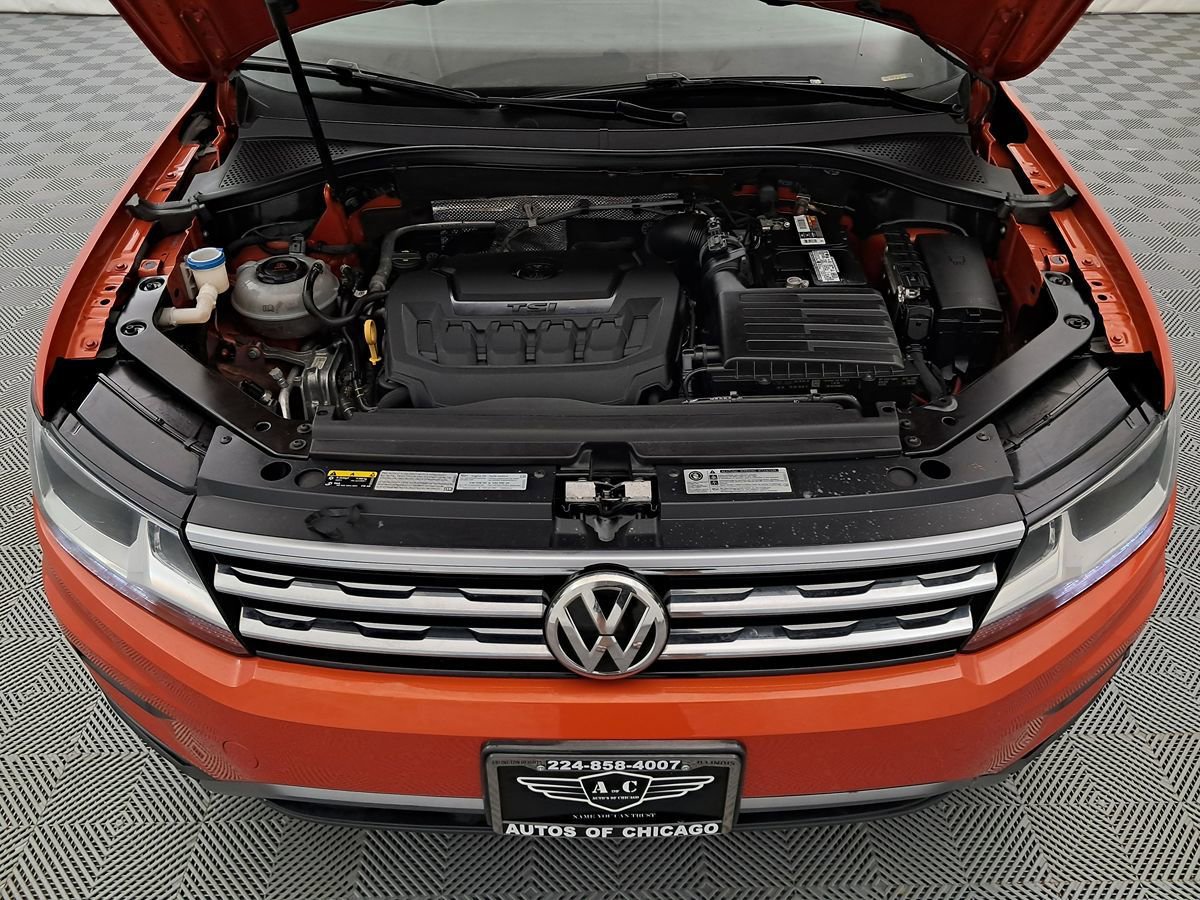 Used 2018 Volkswagen Tiguan SEL w/ 3rd Row Seat Package AWD/4WD image 30