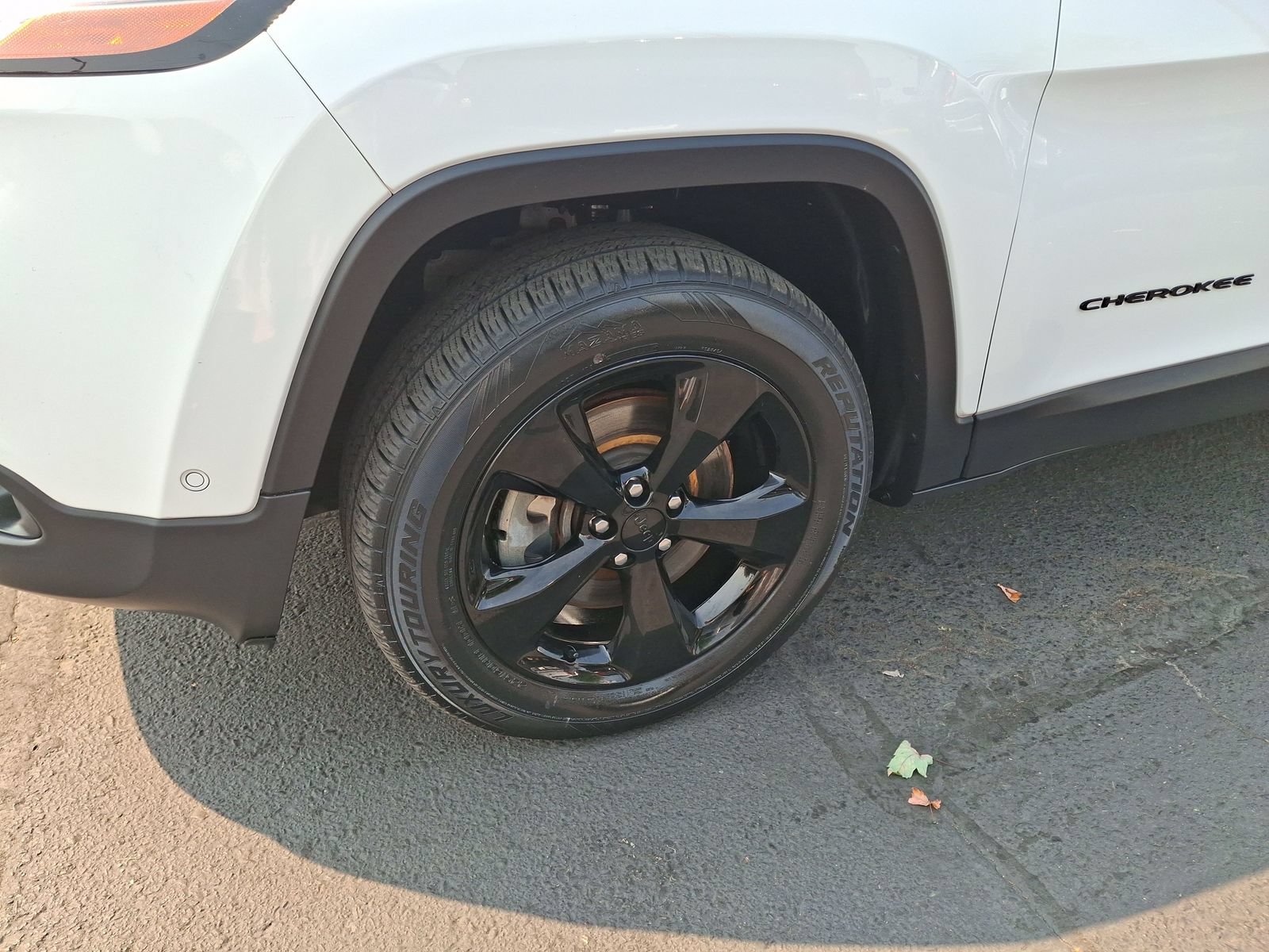 Certified 2018 Jeep Cherokee Limited w/ Technology Group AWD/4WD image 31