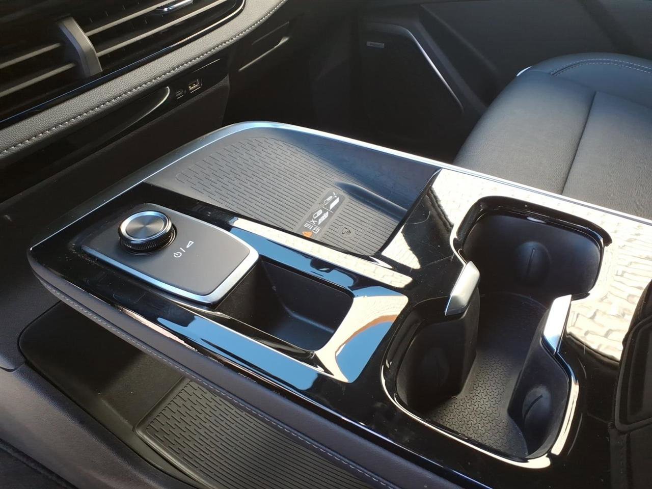 Used 2025 Buick Enclave Preferred image 11