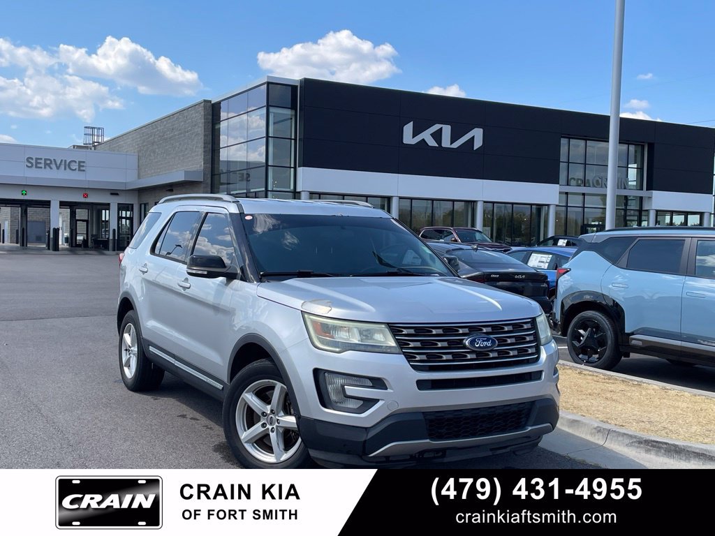Used 2016 Ford Explorer XLT AWD/4WD image 1