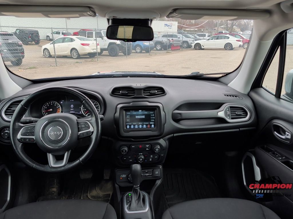 Used 2021 Jeep Renegade Latitude w/ Convenience Group AWD/4WD image 17