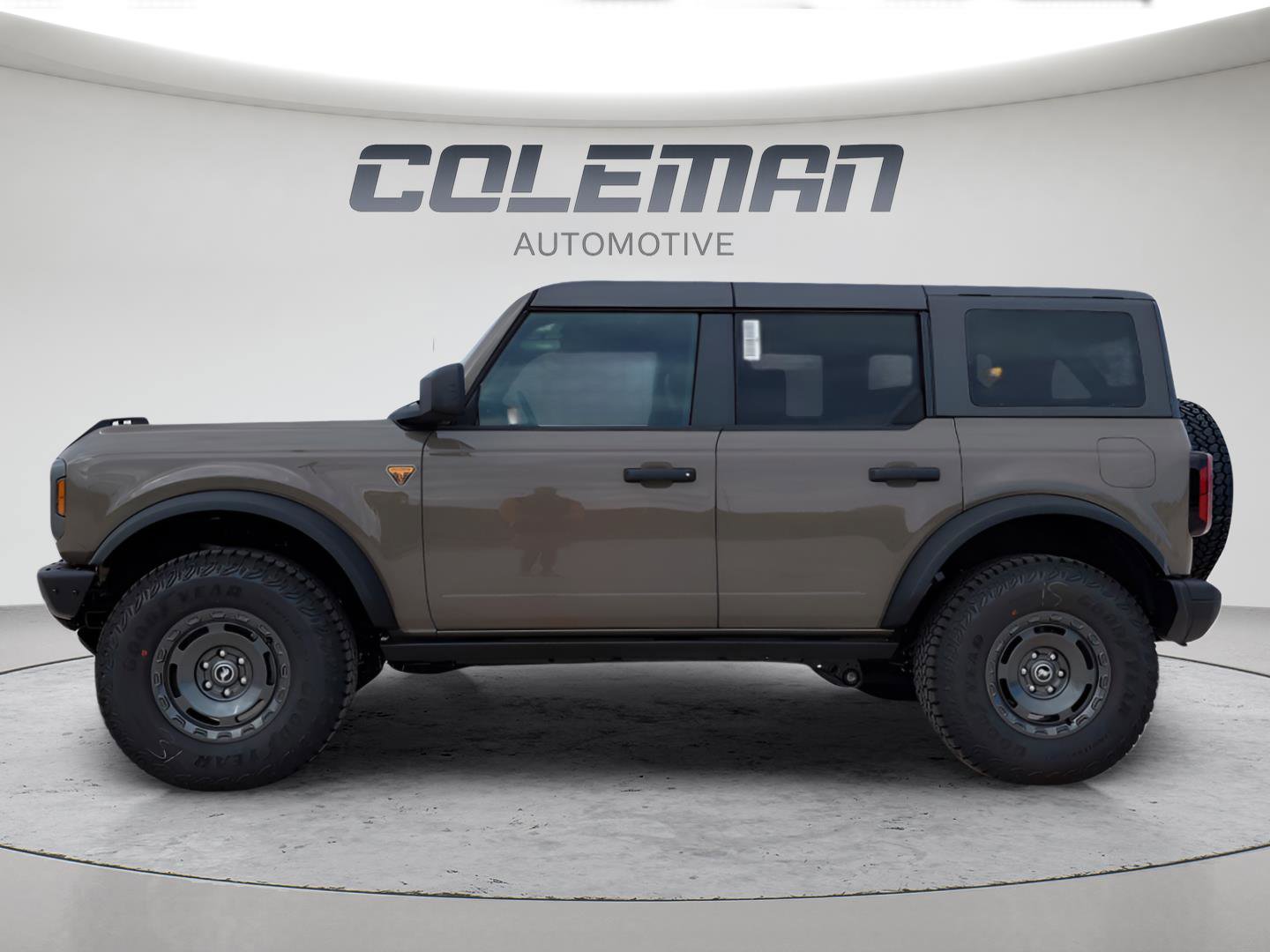 New 2025 Ford Bronco Badlands w/ Sasquatch Package image 2