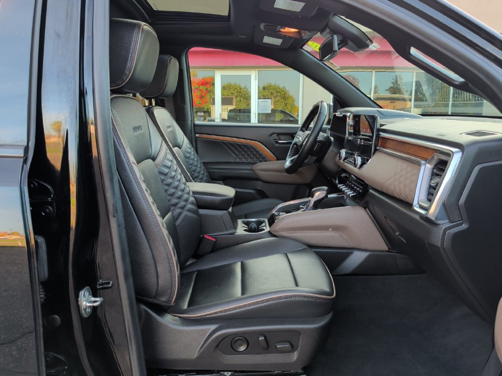 Used 2024 GMC Canyon Denali AWD/4WD image 37