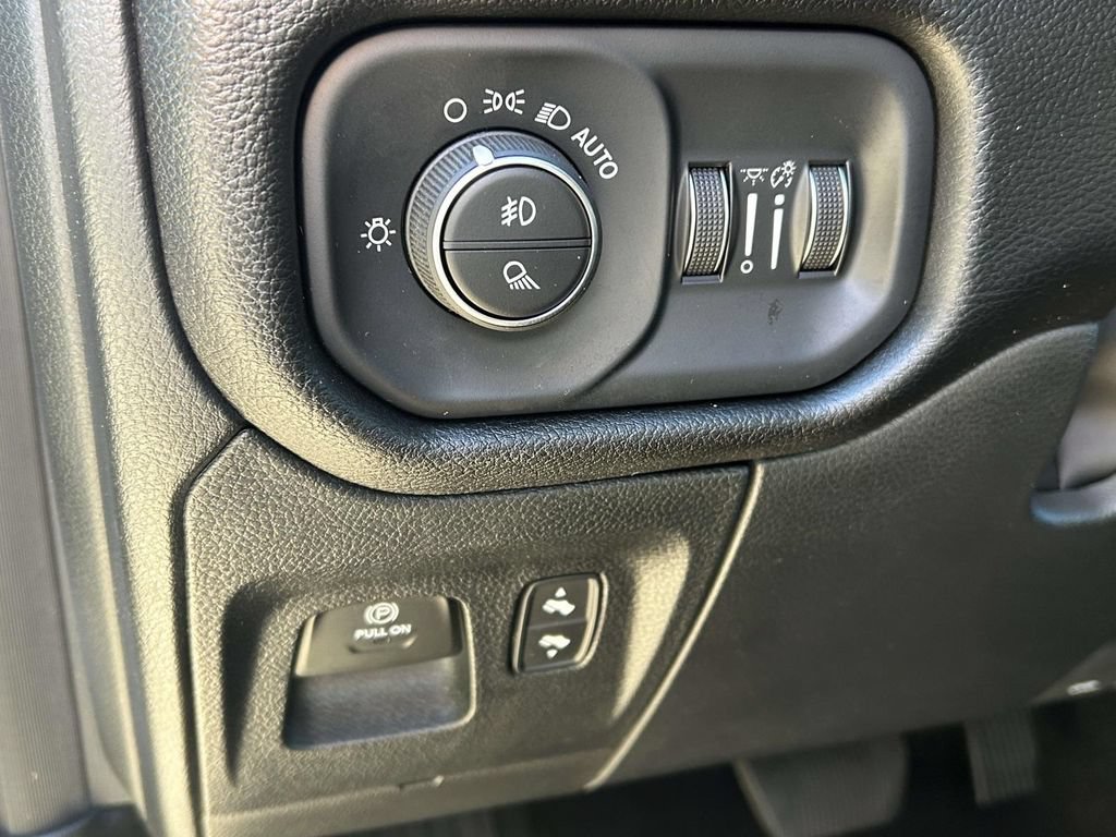 Used 2025 RAM 1500 Laramie AWD/4WD image 19