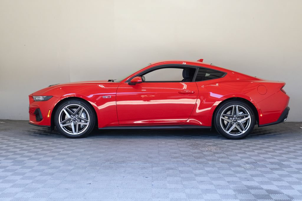 Used 2025 Ford Mustang GT RWD image 7