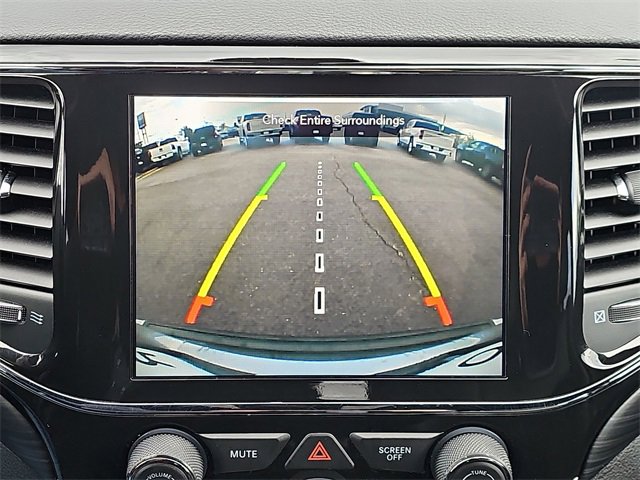 Used 2021 Jeep Grand Cherokee Laredo X image 12