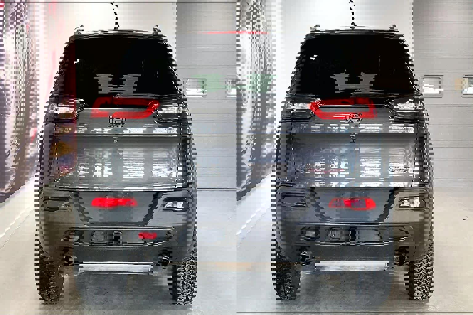 Used 2014 Jeep Cherokee Trailhawk w/ Comfort/Convenience Group image 5