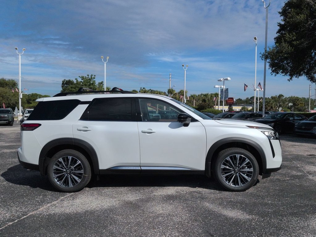 New 2026 Nissan Pathfinder Platinum FWD image 3