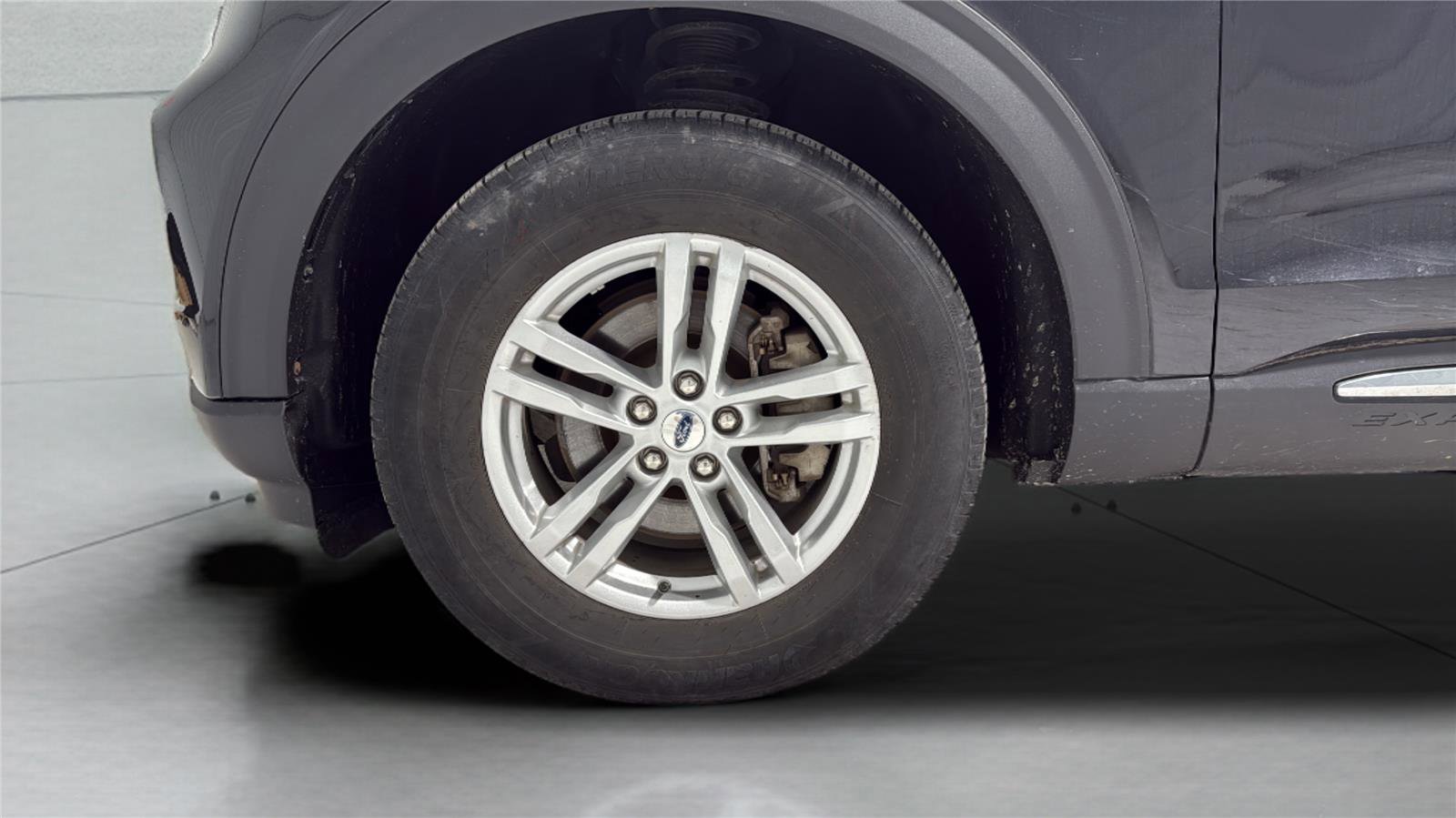 Used 2023 Ford Explorer XLT image 9