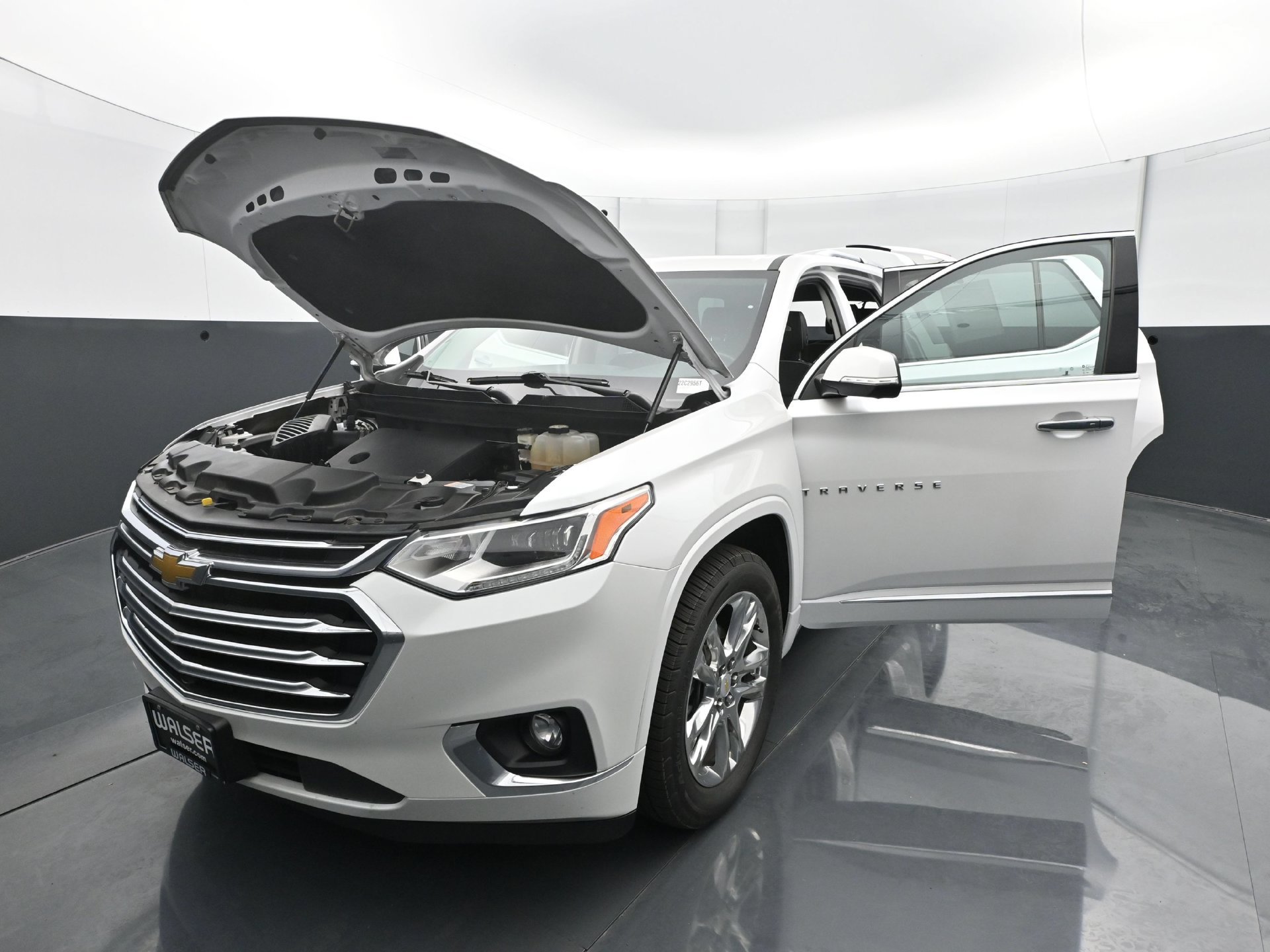 Used 2021 Chevrolet Traverse High Country AWD/4WD image 32