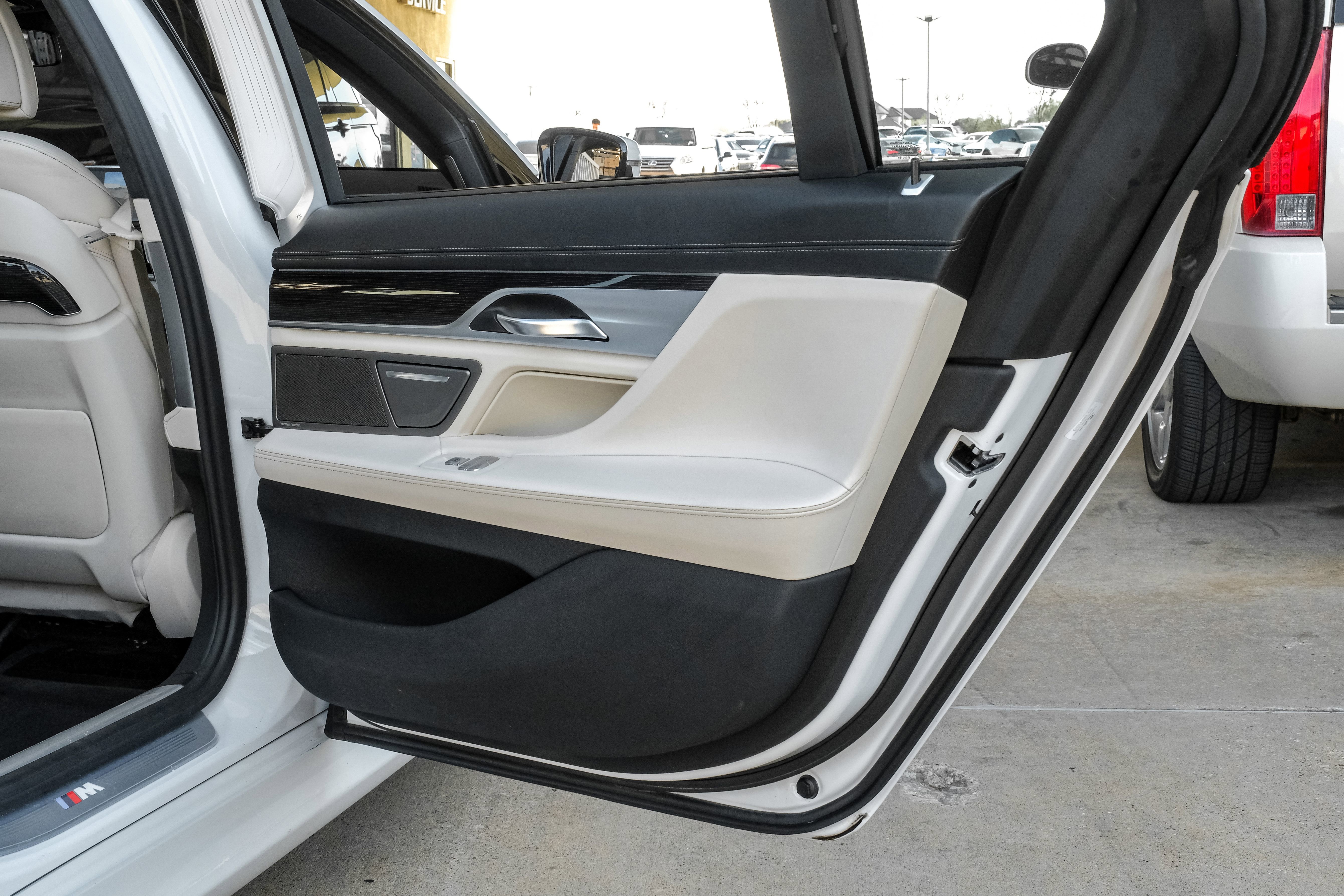 Used 2018 BMW 750i 750i image 50