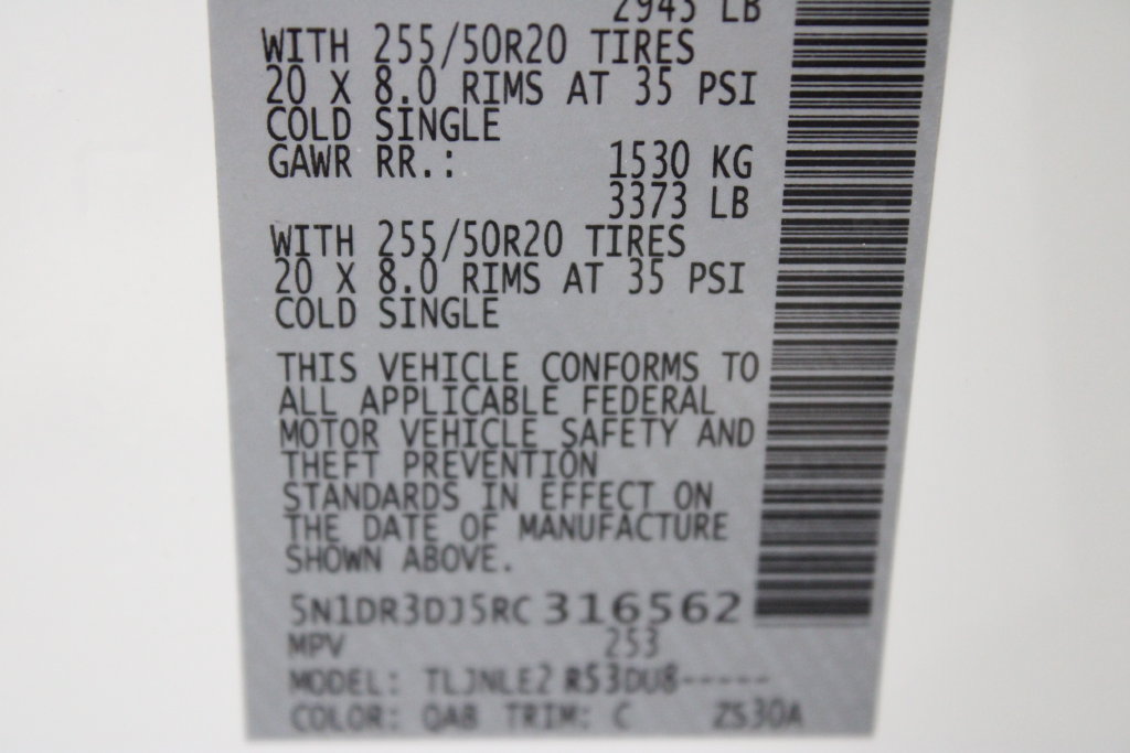 Certified 2024 Nissan Pathfinder Platinum w/ Cargo Package AWD/4WD image 36