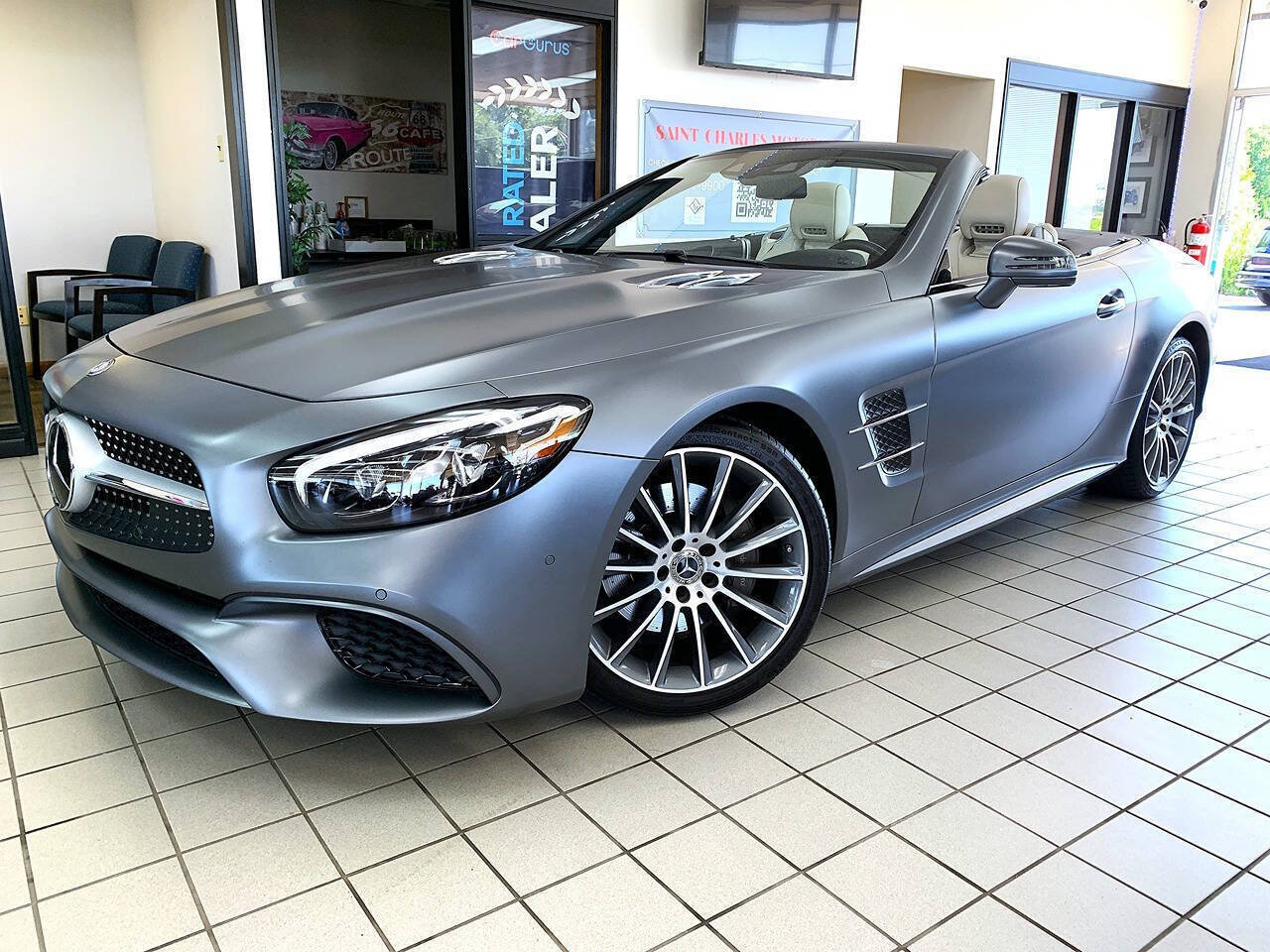 Used 2017 Mercedes-Benz SL 450 image 2