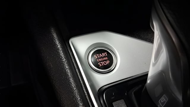 Used 2025 Nissan Altima 2.5 SV FWD image 31