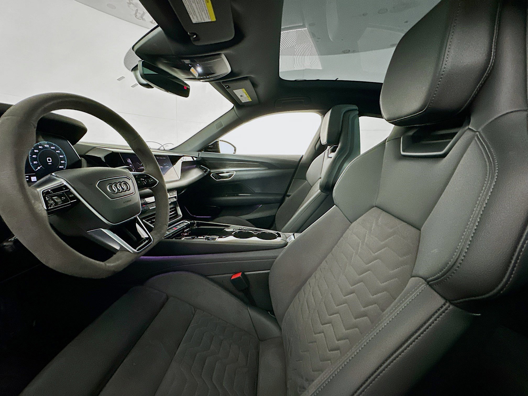 Used 2024 Audi e-tron GT Premium Plus image 20