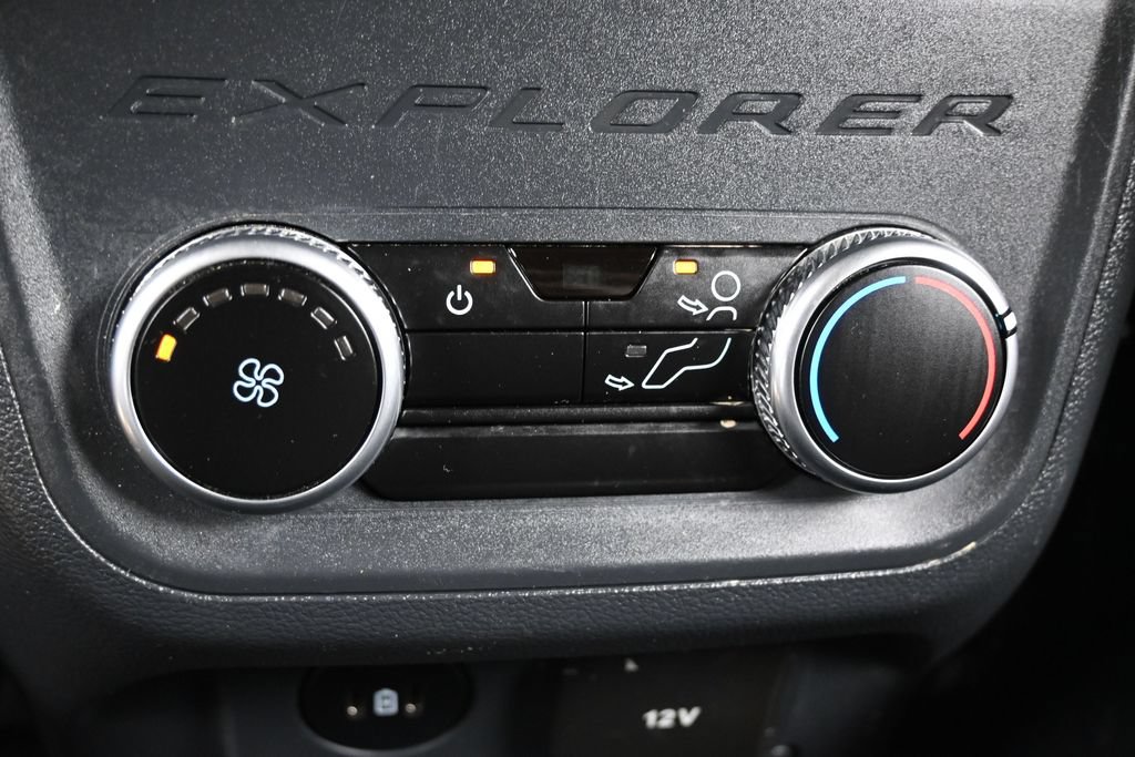 Used 2025 Ford Explorer Active RWD image 36