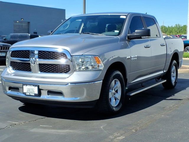 Used 2019 RAM 1500 Classic SLT w/ Luxury Group AWD/4WD image 2