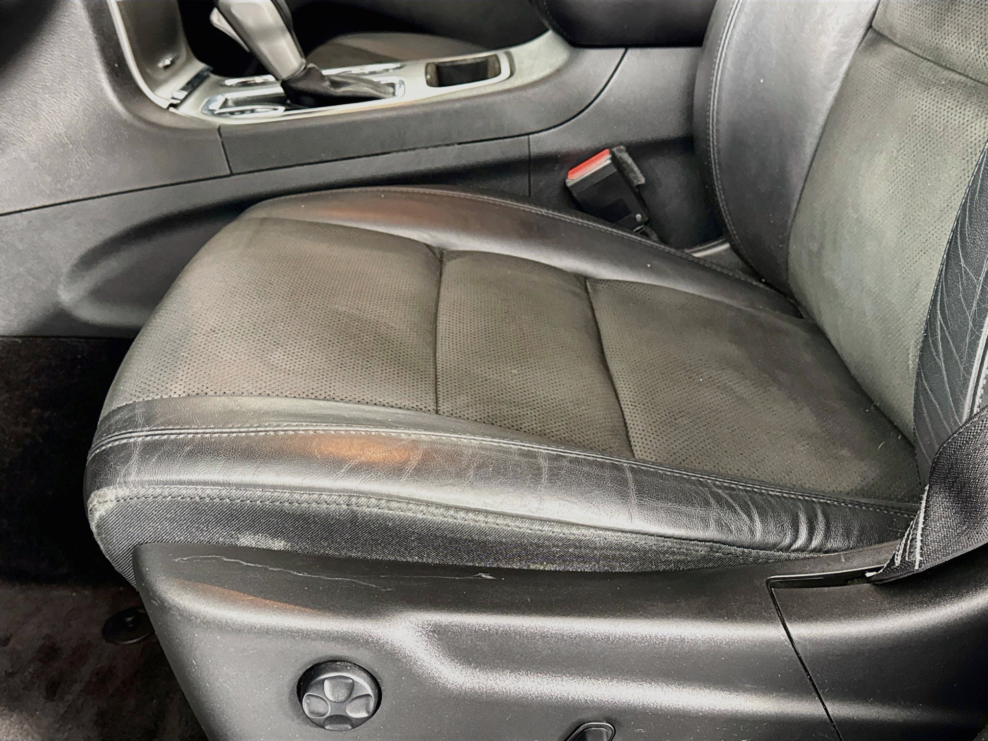 Used 2018 Jeep Grand Cherokee Altitude AWD/4WD image 19