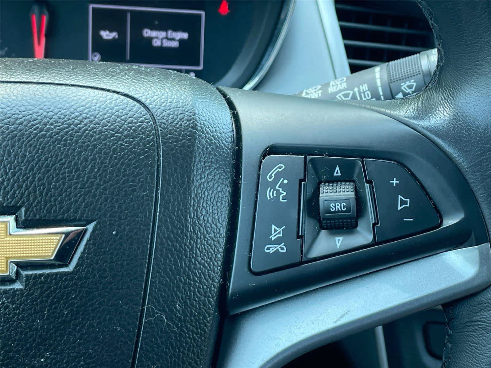 Used 2020 Chevrolet Trax LT w/ Sun & Sound Package AWD/4WD image 22