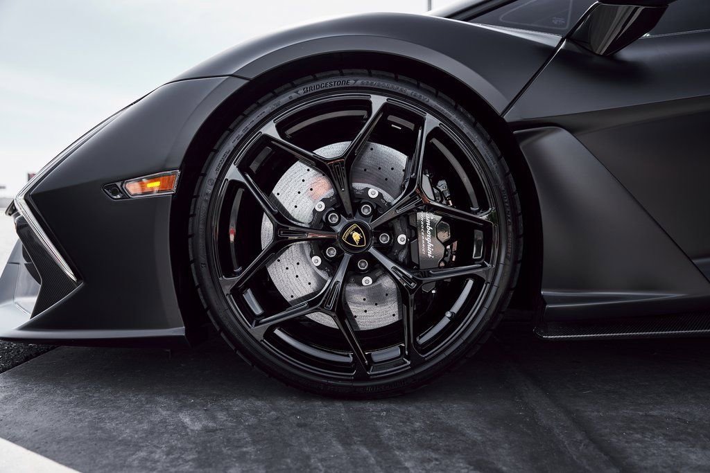 Used 2025 Lamborghini Revuelto image 3