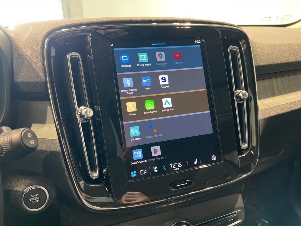 Used 2025 Volvo XC40 B5 Core image 22