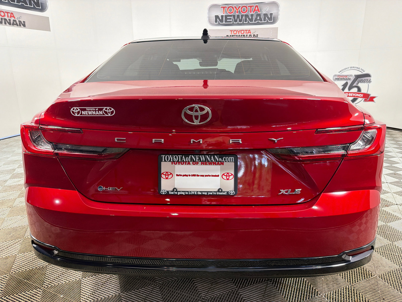 Used 2025 Toyota Camry XLE FWD image 5