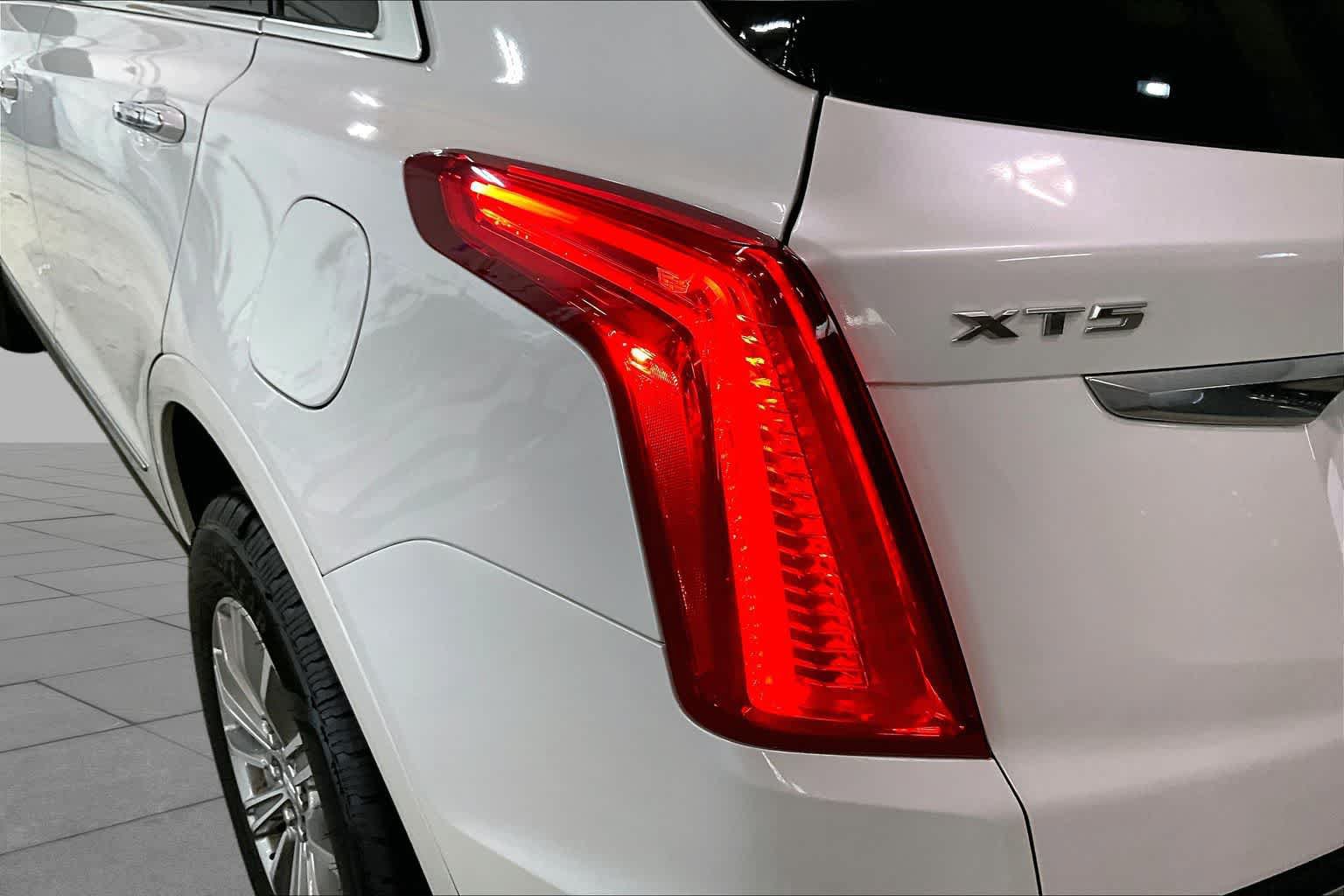Used 2017 Cadillac XT5 Luxury AWD/4WD image 28