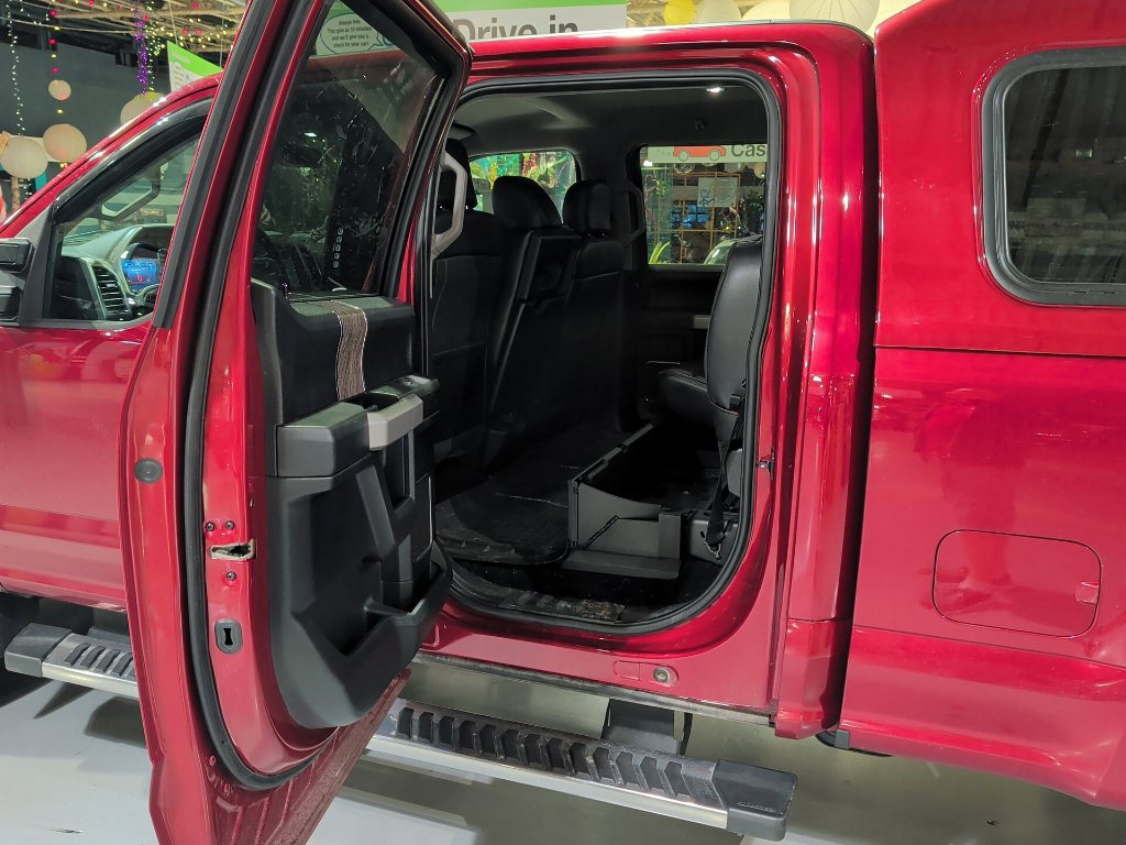 Certified 2019 Ford F250 Lariat w/ Lariat Ultimate Package AWD/4WD image 15