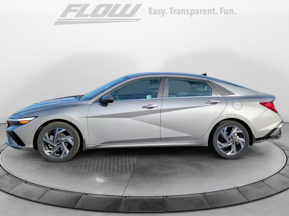 Certified 2025 Hyundai Elantra Limited image 4