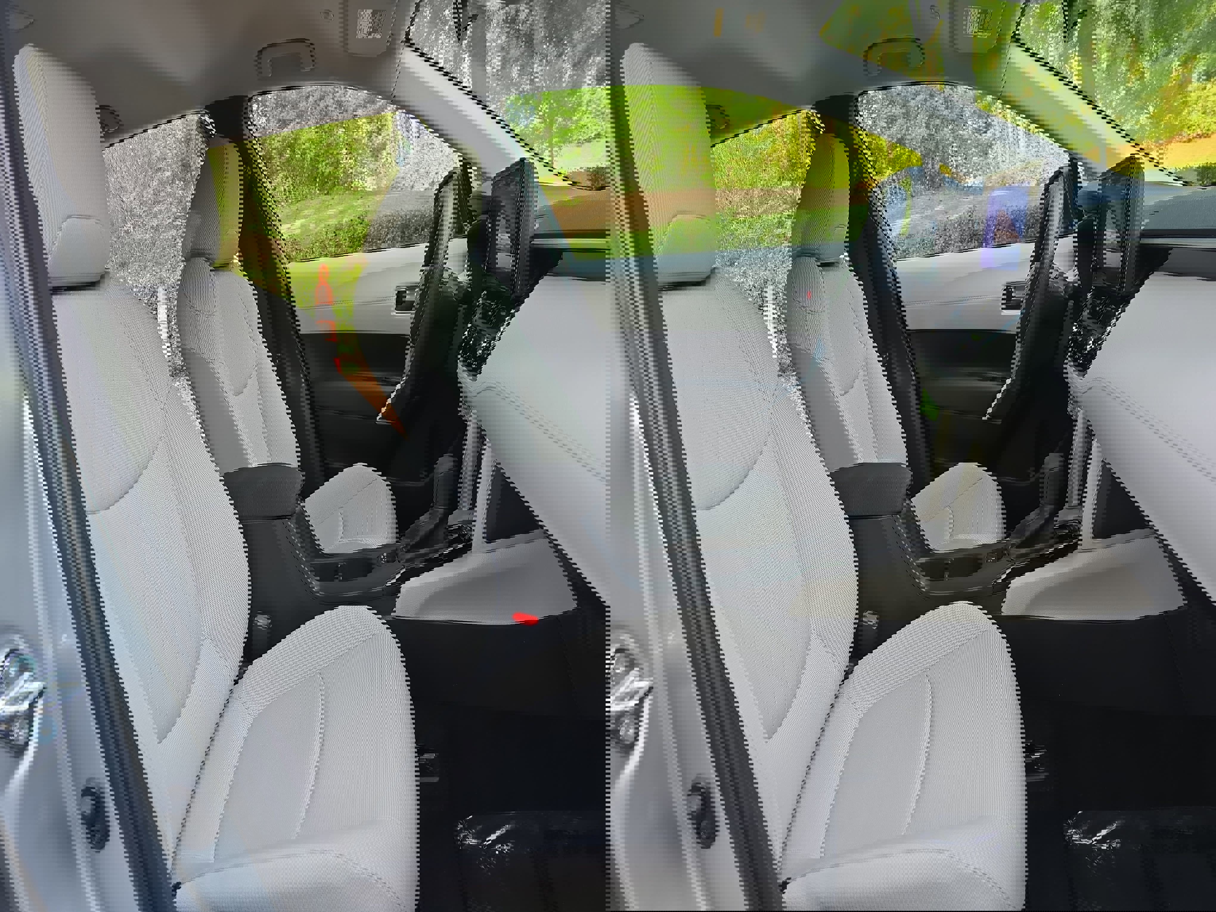 Used 2025 Toyota Corolla Cross L FWD image 10