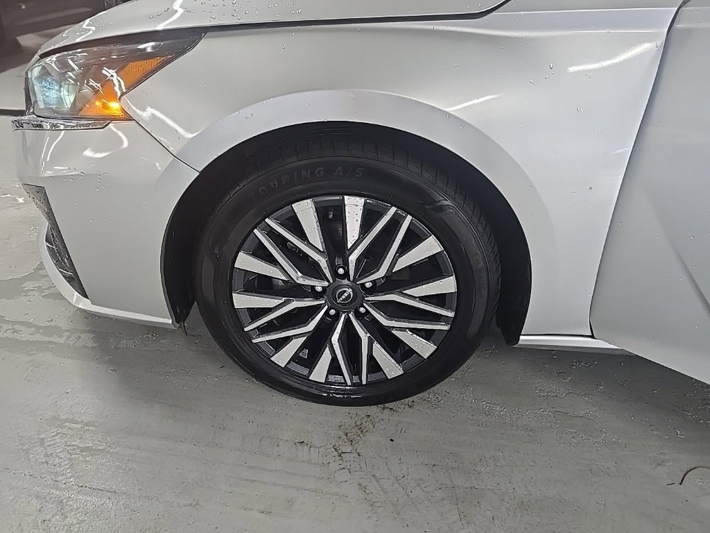 Used 2024 Nissan Altima 2.5 SV image 29