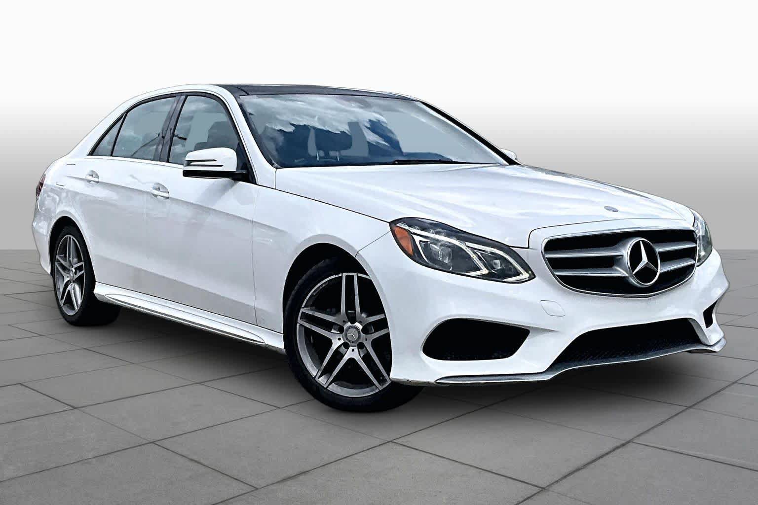 Used 2015 Mercedes-Benz E 400 4MATIC Sedan image 3