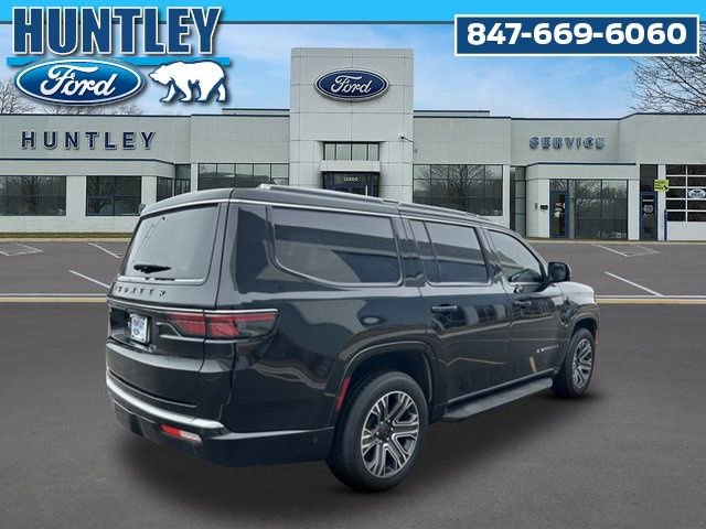 Used 2023 Jeep Wagoneer 4WD w/ Premium Group I image 5