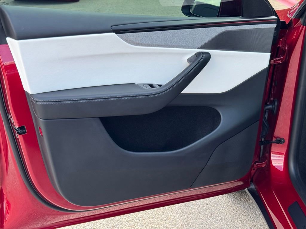 Used 2026 Tesla Model Y 2WD image 15
