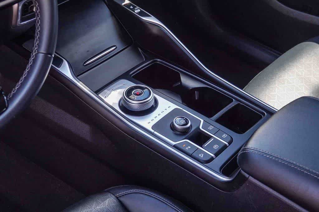 Certified 2023 Kia Sorento EX FWD image 16