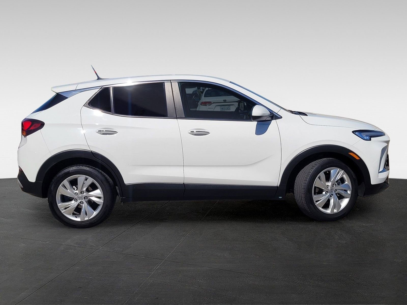 Used 2024 Buick Encore GX Preferred image 3