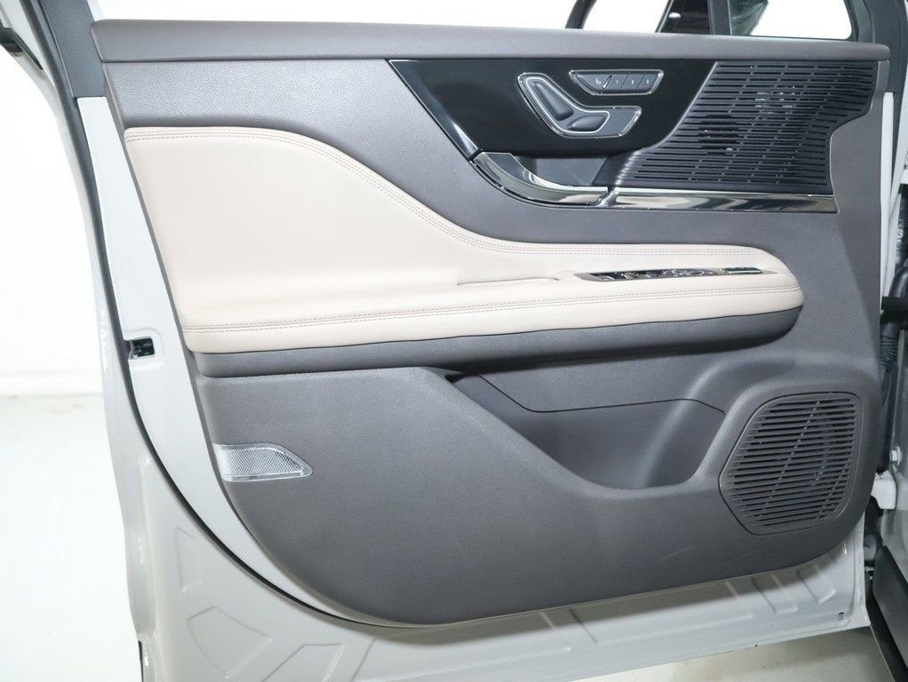 Certified 2022 Lincoln Corsair FWD image 15