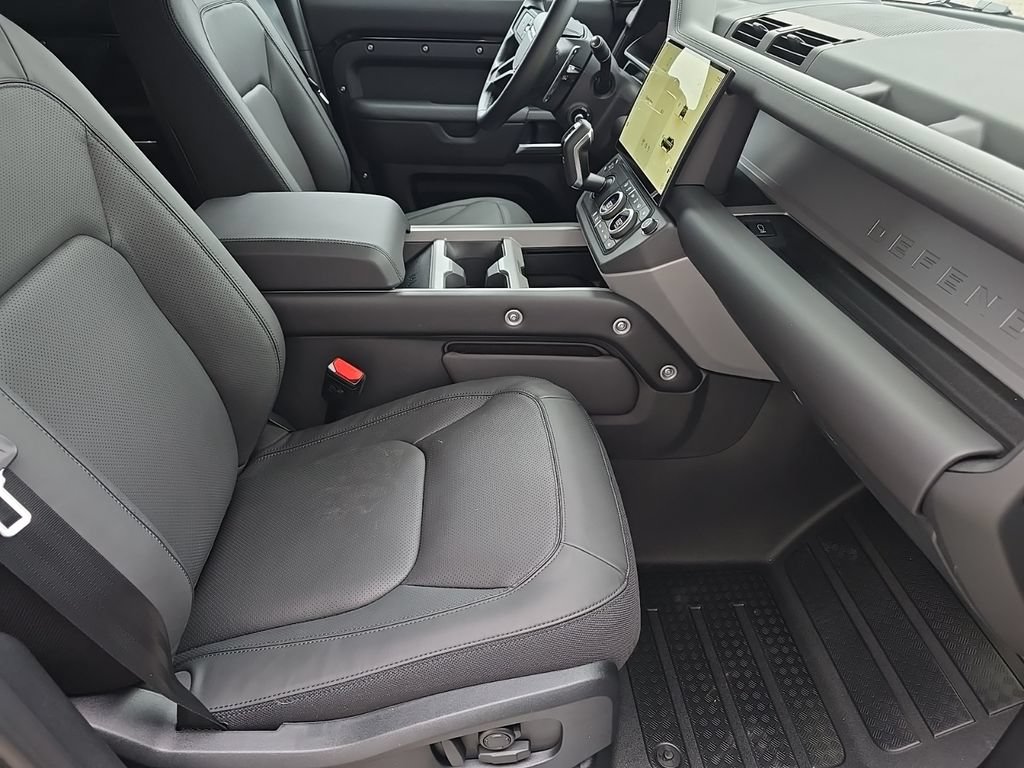 New 2026 Land Rover Defender 110 V8 AWD/4WD image 7