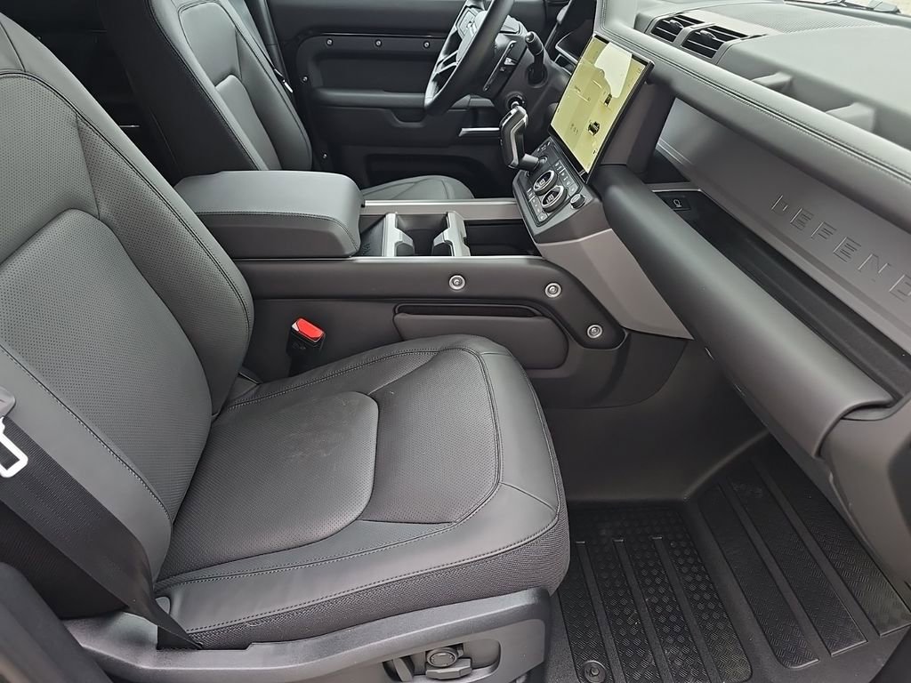 New 2026 Land Rover Defender 110 V8 AWD/4WD image 7
