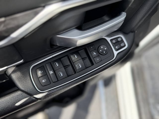 Used 2024 RAM 3500 Big Horn AWD/4WD image 10
