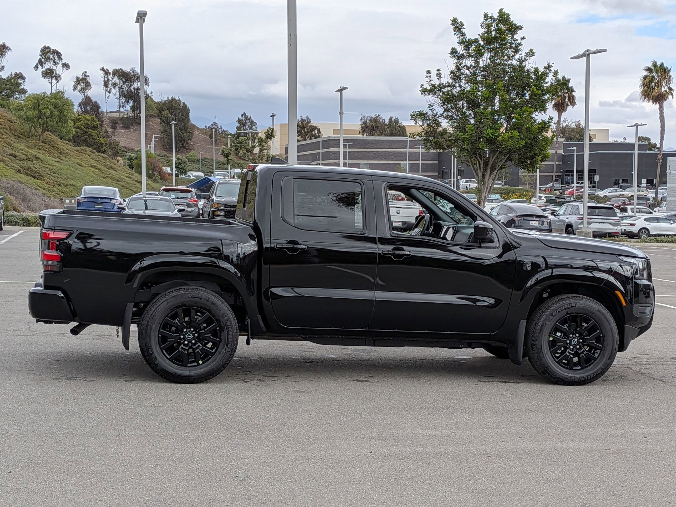 New 2026 Nissan Frontier SV w/ Tow Package image 6